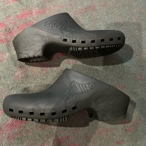 Gray Calzuro - Used 37-38